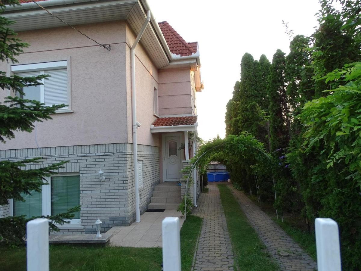 布达佩斯苹果酒店 Boedapest Buitenkant foto